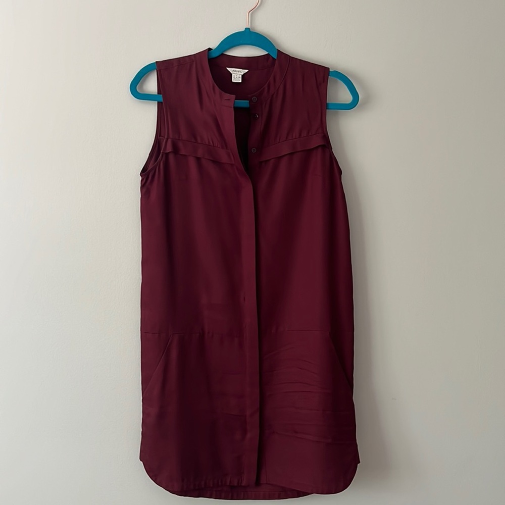 Fossil burgundy button up dress with pockets. Size 0. Worn once